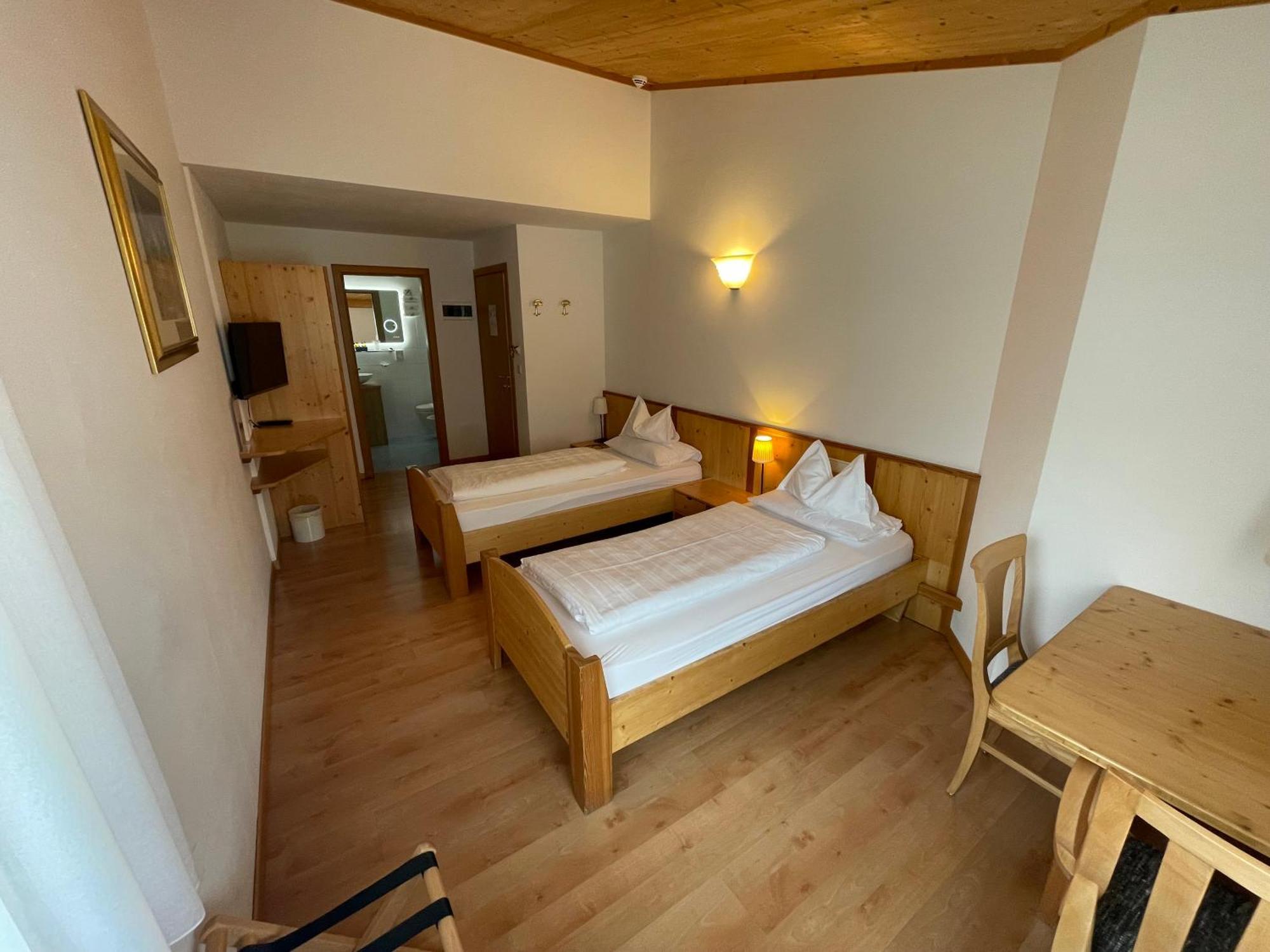 Hotel Meisules Selva di Val Gardena Exteriör bild