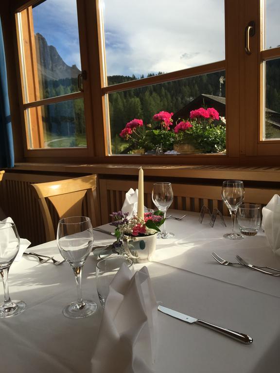 Hotel Meisules Selva di Val Gardena Exteriör bild