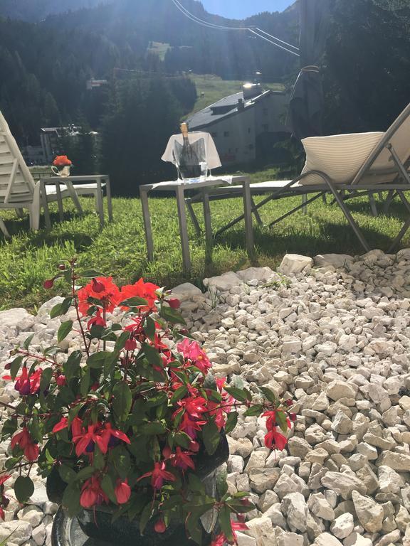 Hotel Meisules Selva di Val Gardena Exteriör bild