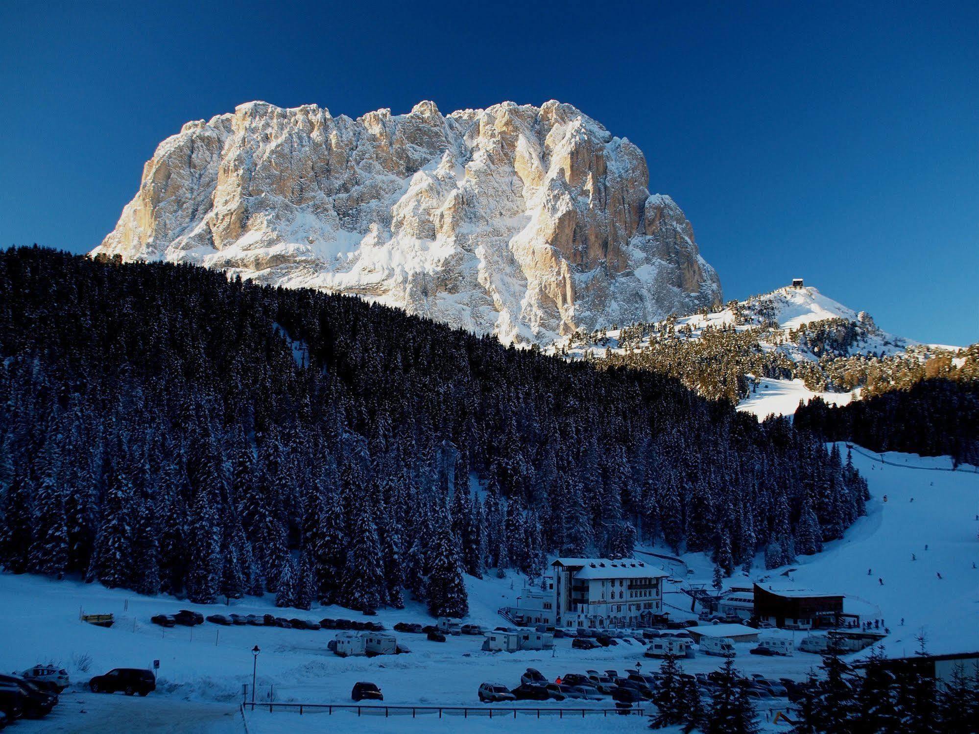 Hotel Meisules Selva di Val Gardena Exteriör bild